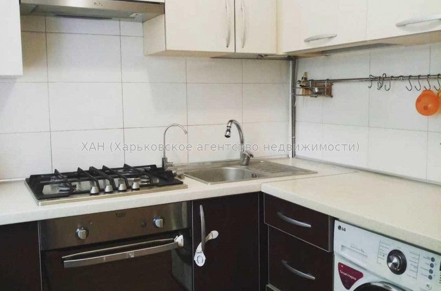 Продам квартиру, Астрономическая ул. , 3 кім., 63 м², евроремонт 