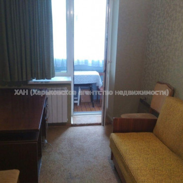 Продам квартиру, Юрия Паращука ул. , 3 кім., 60 м², косметический ремонт 