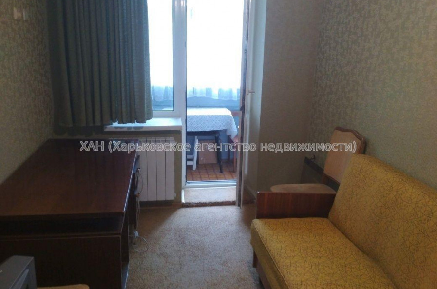 Продам квартиру, Юрия Паращука ул. , 3 кім., 60 м², советский ремонт 