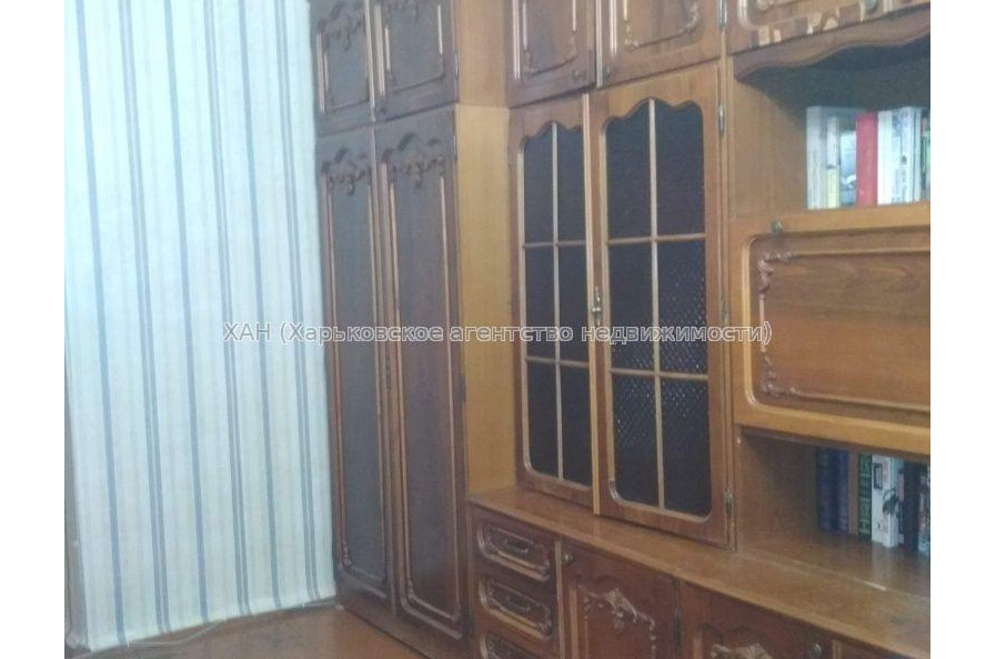 Продам квартиру, Юрия Паращука ул. , 3 кім., 60 м², советский ремонт 