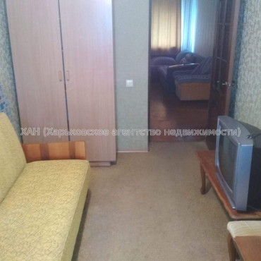Продам квартиру, Юрия Паращука ул. , 3 кім., 60 м², косметический ремонт 