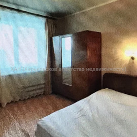 Продам квартиру, Валентиновская ул. , 46 , 2  ком., 45 м², косметический ремонт