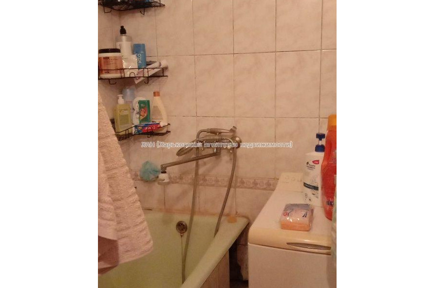 Продам квартиру, Каденюка ул. , 3 кім., 65.70 м², косметический ремонт 