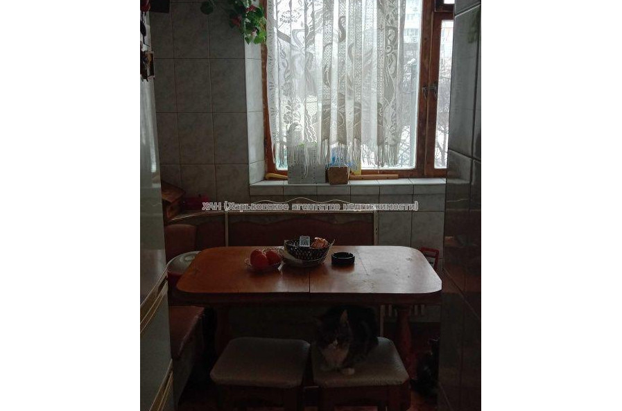 Продам квартиру, Каденюка ул. , 3 кім., 65.70 м², косметический ремонт 