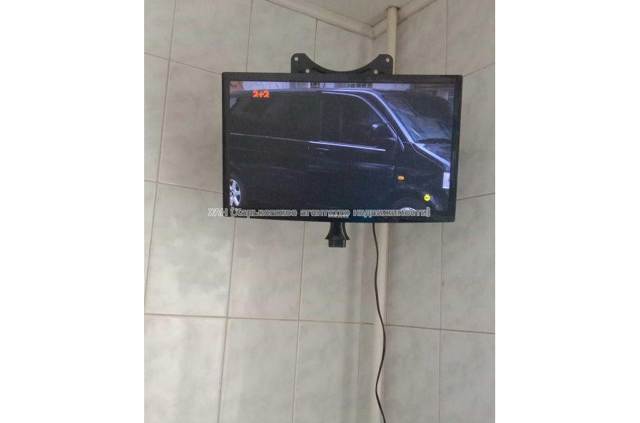 Продам квартиру, Каденюка ул. , 3 кім., 65.70 м², косметический ремонт 