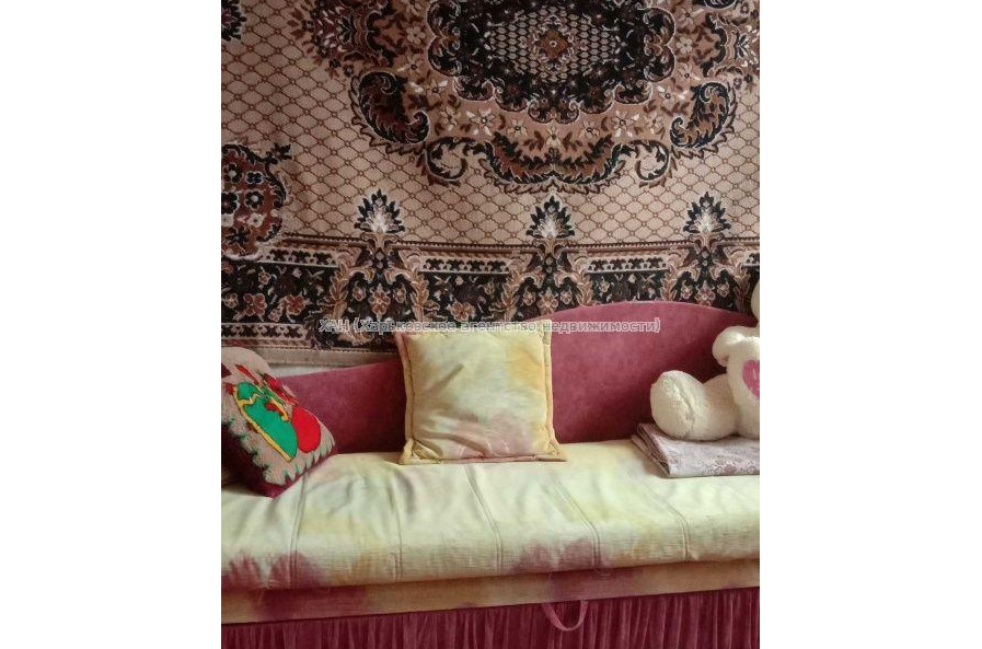 Продам квартиру, Каденюка ул. , 3 кім., 65.70 м², косметический ремонт 
