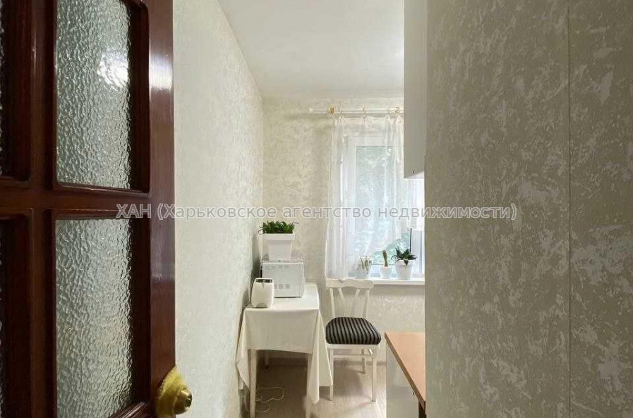 Продам квартиру, Деревянко ул. , 2 кім., 43 м², советский ремонт 