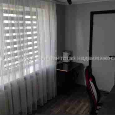 Продам квартиру, 2 кім., 45 м², советский ремонт 
