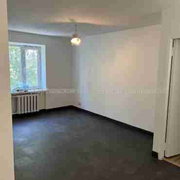 Продам квартиру, Курчатова просп. , 2 кім., 45 м², советский ремонт 