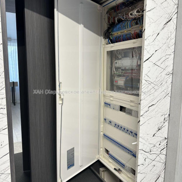 Продам квартиру, Победы просп. , 2 кім., 82 м², авторский дизайн 