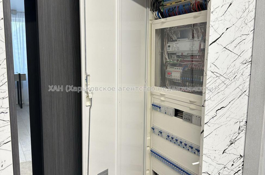 Продам квартиру, Победы просп. , 2 кім., 82 м², авторский дизайн 
