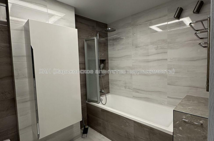Продам квартиру, Победы просп. , 2 кім., 82 м², авторский дизайн 