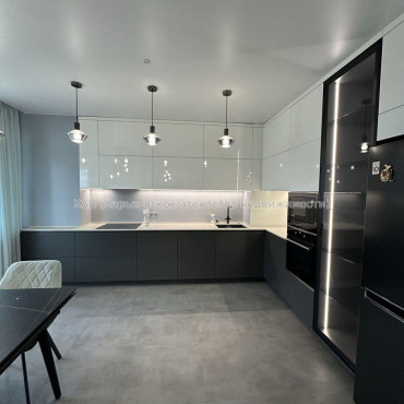 Продам квартиру, Победы просп. , 2 кім., 82 м², авторский дизайн 