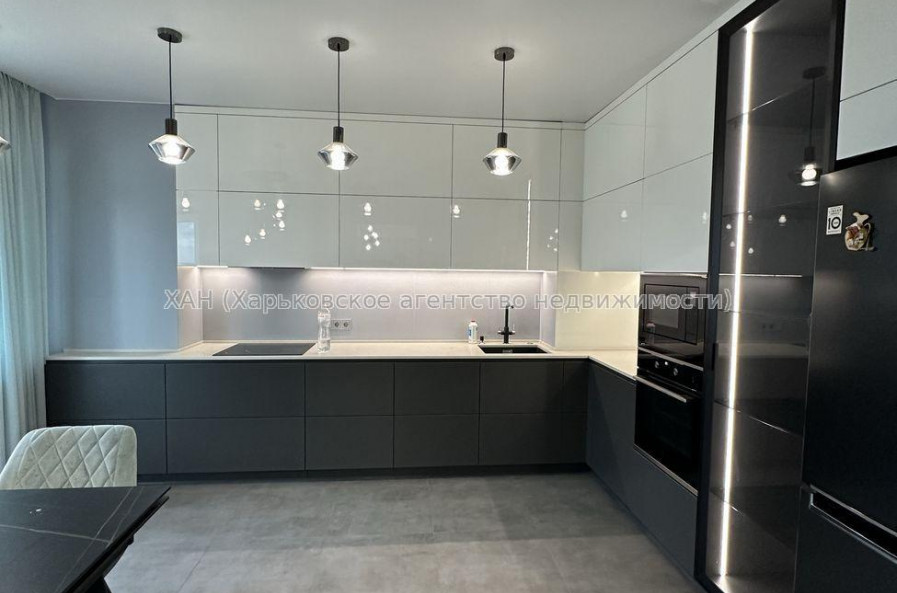 Продам квартиру, Победы просп. , 2 кім., 82 м², авторский дизайн 