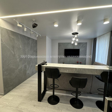 Продам квартиру, Победы просп. , 2 кім., 82 м², авторский дизайн 