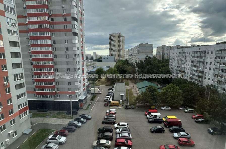 Продам квартиру, Победы просп. , 2 кім., 82 м², авторский дизайн 