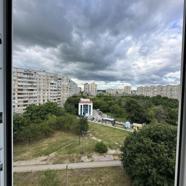 Продам квартиру, Победы просп. , 2 кім., 82 м², авторский дизайн 