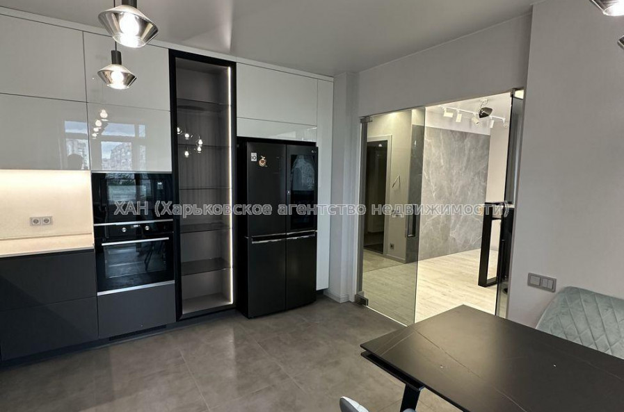 Продам квартиру, Победы просп. , 2 кім., 82 м², авторский дизайн 