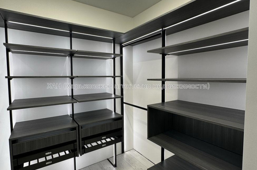 Продам квартиру, Победы просп. , 2 кім., 82 м², авторский дизайн 