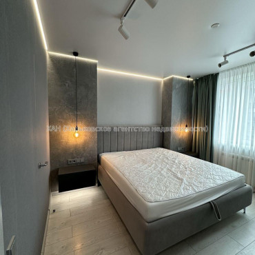 Продам квартиру, Победы просп. , 2 кім., 82 м², авторский дизайн 