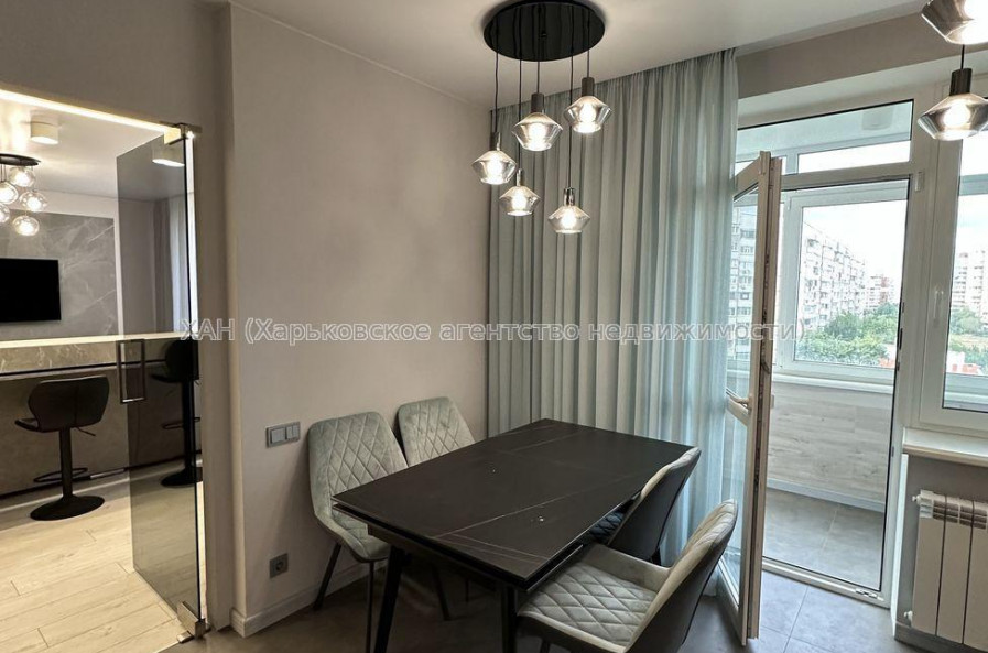 Продам квартиру, Победы просп. , 2 кім., 82 м², авторский дизайн 