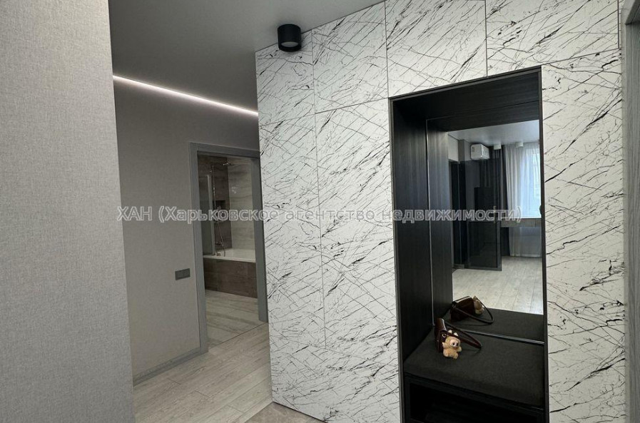 Продам квартиру, Победы просп. , 2 кім., 82 м², авторский дизайн 
