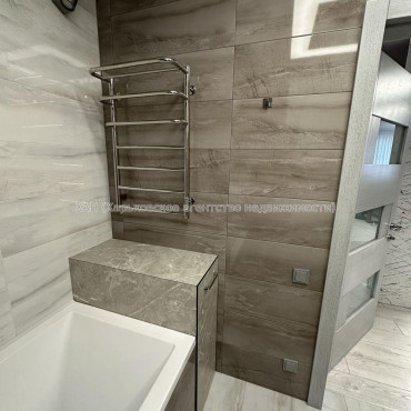 Продам квартиру, Победы просп. , 2 кім., 82 м², авторский дизайн 