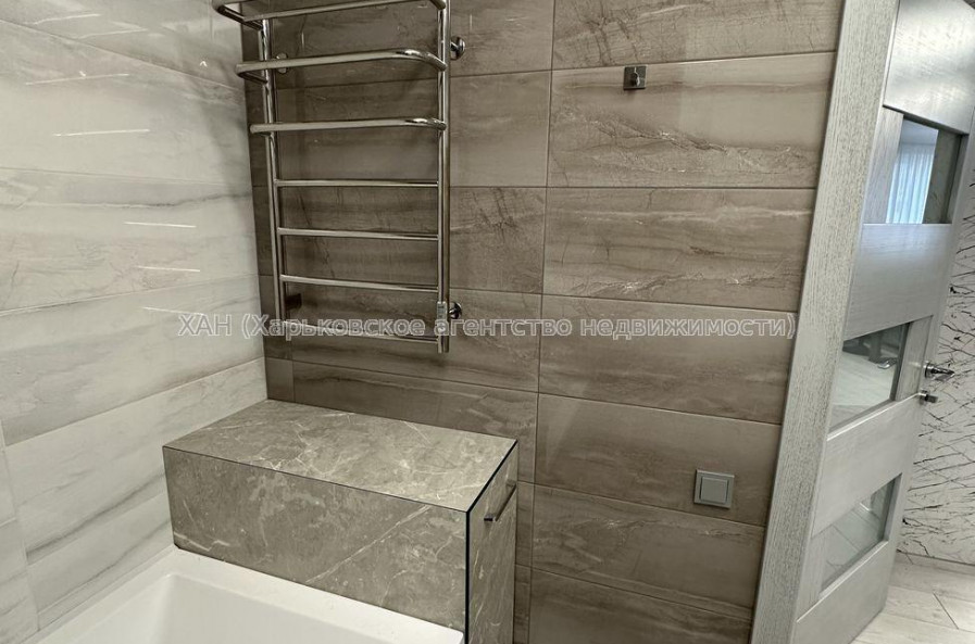 Продам квартиру, Победы просп. , 2 кім., 82 м², авторский дизайн 