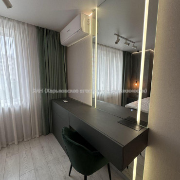 Продам квартиру, Победы просп. , 2 кім., 82 м², авторский дизайн 