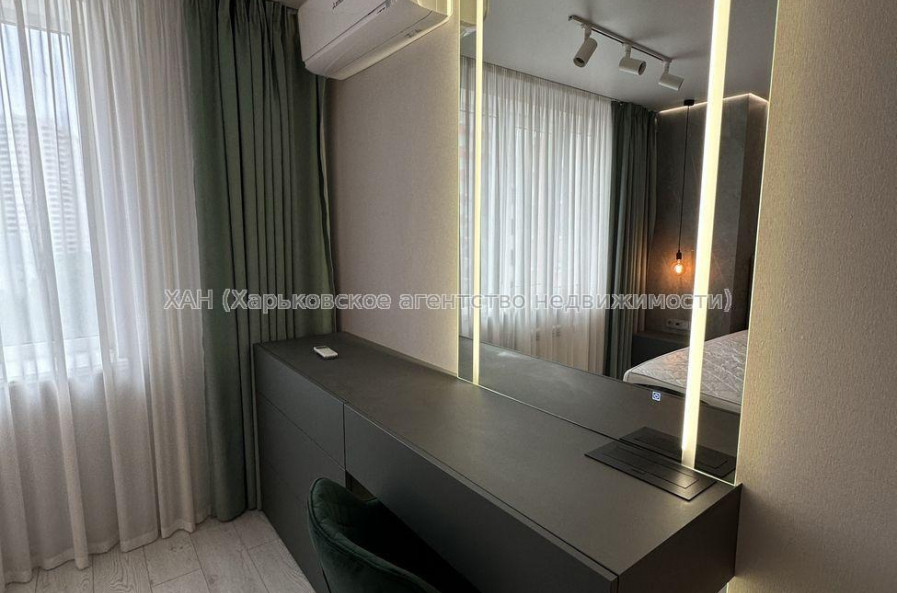 Продам квартиру, Победы просп. , 2 кім., 82 м², авторский дизайн 