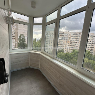 Продам квартиру, Победы просп. , 2 кім., 82 м², авторский дизайн 