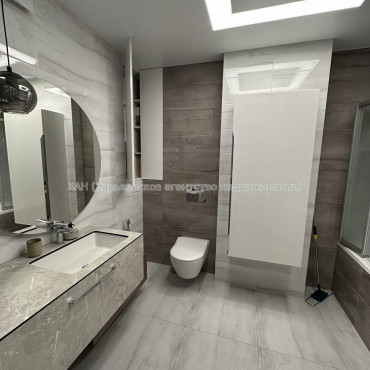 Продам квартиру, Победы просп. , 2 кім., 82 м², авторский дизайн 