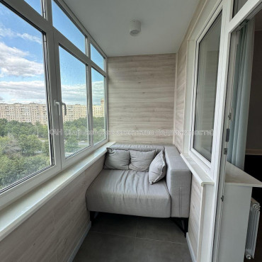 Продам квартиру, Победы просп. , 2 кім., 82 м², авторский дизайн 