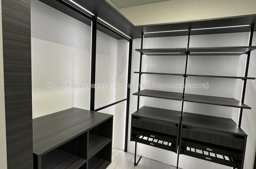 Продам квартиру, Победы просп. , 2 кім., 82 м², авторский дизайн 