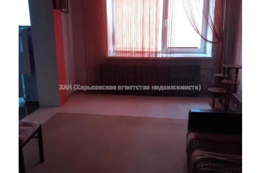 Продам квартиру, Пластичный пер. , 4  ком., 93 м², капитальный ремонт 