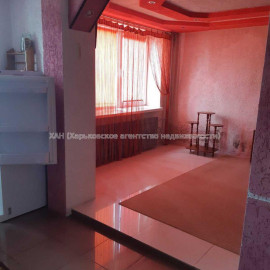 Продам квартиру, Пластичный пер. , 4 кім., 93 м², капитальный ремонт