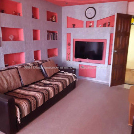 Продам квартиру, Пластичный пер. , 4 кім., 93 м², капитальный ремонт