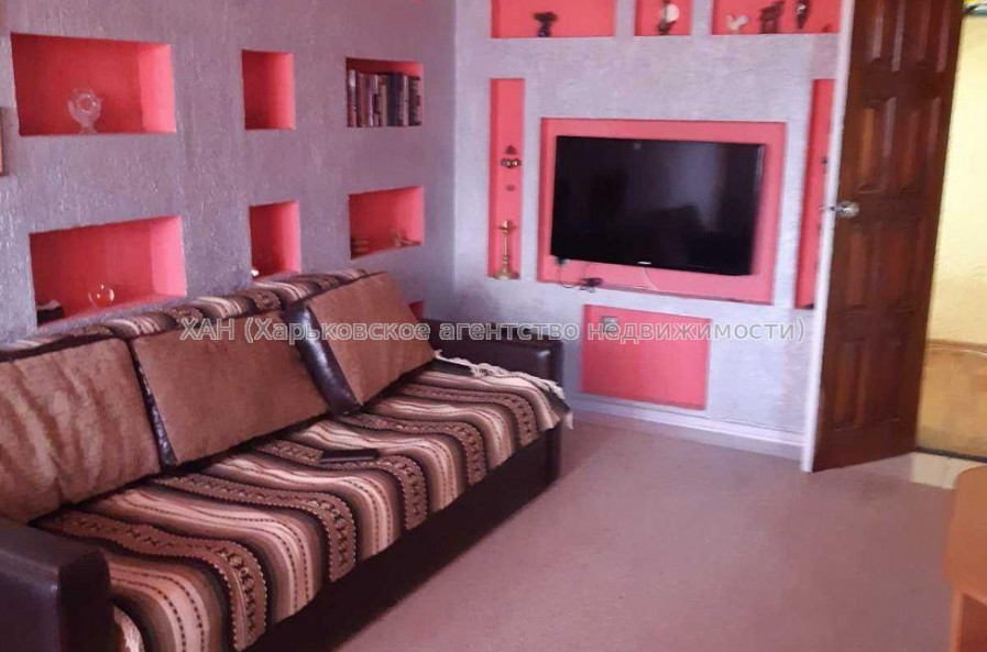 Продам квартиру, Пластичный пер. , 4 кім., 93 м², капитальный ремонт 
