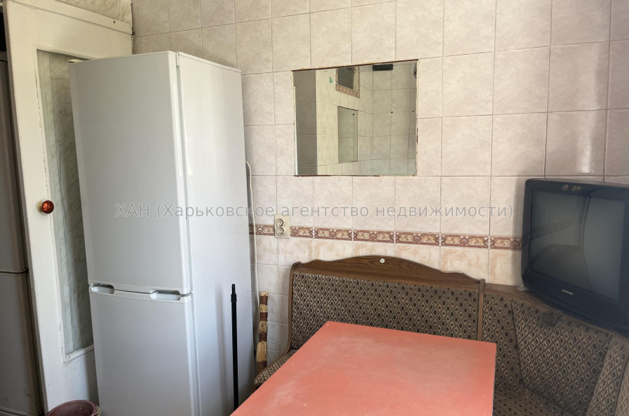 Продам квартиру, Непокоренных ул. , 20/321 , 3 кім., 66 м², косметический ремонт 