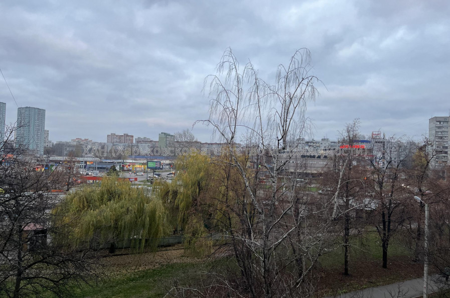 Продам квартиру, Непокоренных ул. , 20/321 , 3  ком., 66 м², косметический ремонт 