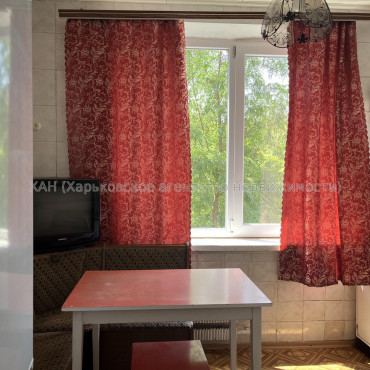 Продам квартиру, Непокоренных ул. , 20/321 , 3 кім., 66 м², косметический ремонт 