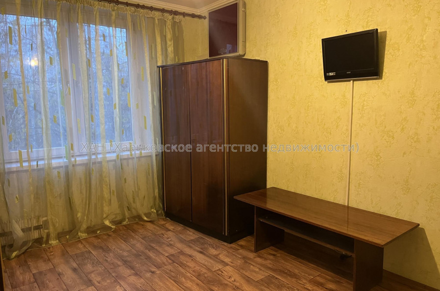Продам квартиру, Непокоренных ул. , 20/321 , 3  ком., 66 м², косметический ремонт 