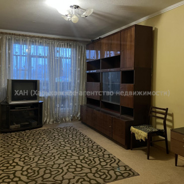 Продам квартиру, Непокоренных ул. , 20/321 , 3  ком., 66 м², косметический ремонт 