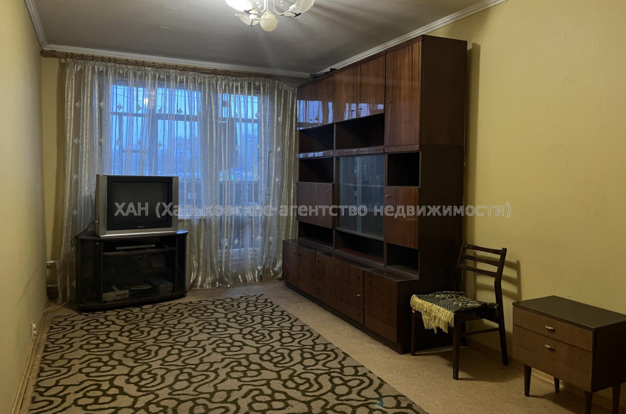 Продам квартиру, Непокоренных ул. , 20/321 , 3  ком., 66 м², косметический ремонт 
