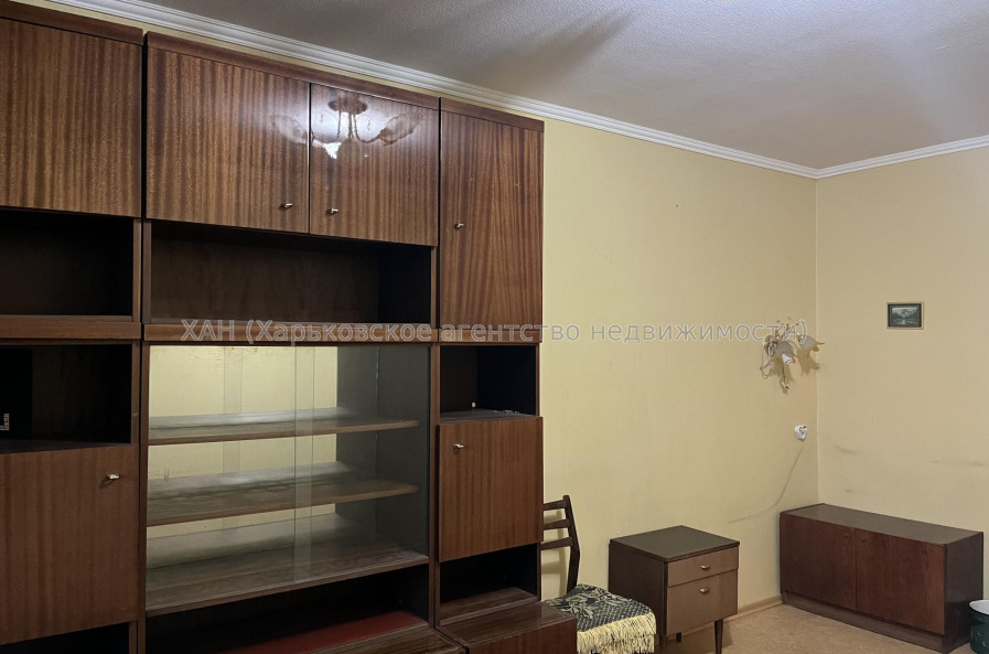 Продам квартиру, Непокоренных ул. , 20/321 , 3  ком., 66 м², косметический ремонт 