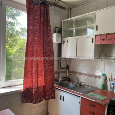 Продам квартиру, Непокоренных ул. , 20/321 , 3 кім., 66 м², косметический ремонт 