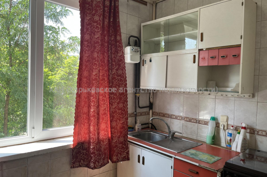 Продам квартиру, Непокоренных ул. , 20/321 , 3 кім., 66 м², косметический ремонт 