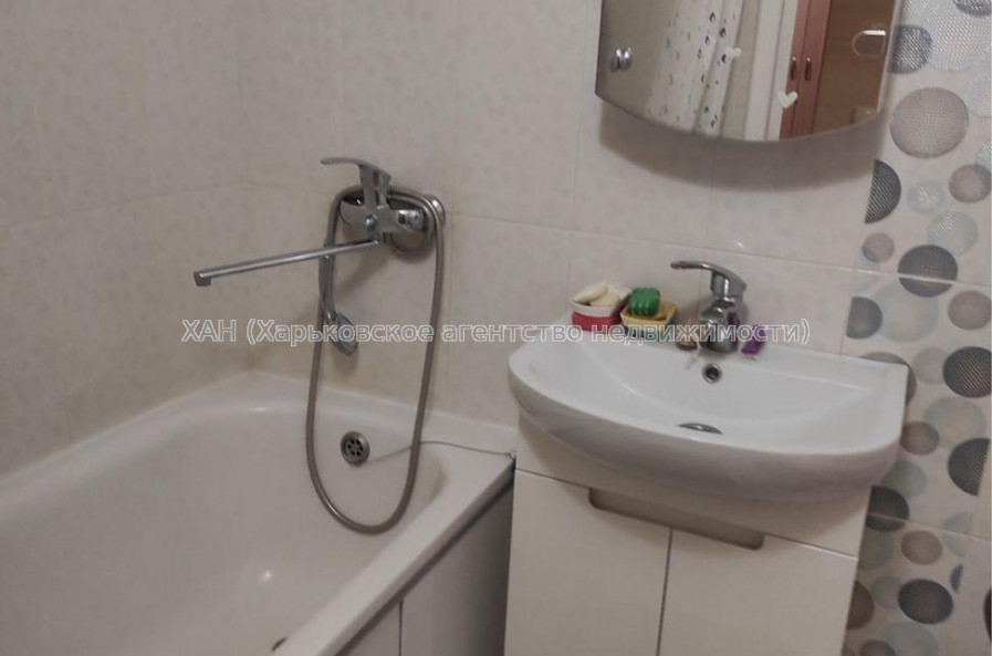 Здам квартиру, Валентиновская ул. , 2 кім., 45 м², капитальный ремонт 