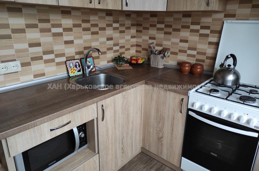Здам квартиру, Валентиновская ул. , 2 кім., 45 м², капитальный ремонт 