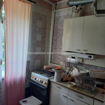 Продам квартиру, Защитников Неба ул. , 35 , 2  ком., 43 м², советский ремонт 